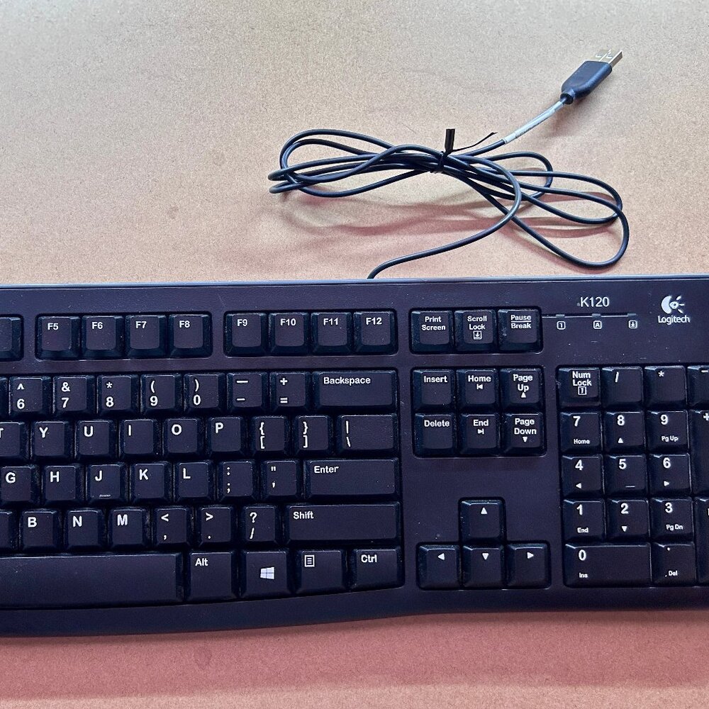 LOGITECH 1441MG00QVV8 Keyboard Computer K120 USB Wired Genuine **USED**